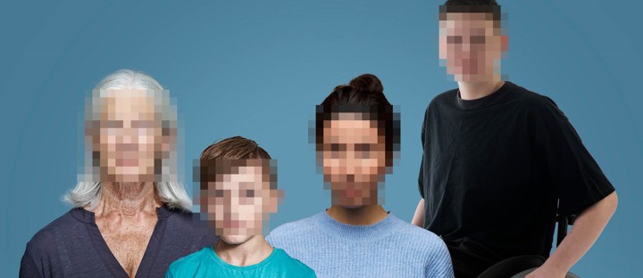 Bild på fyra personer med utsuddade ansikten.